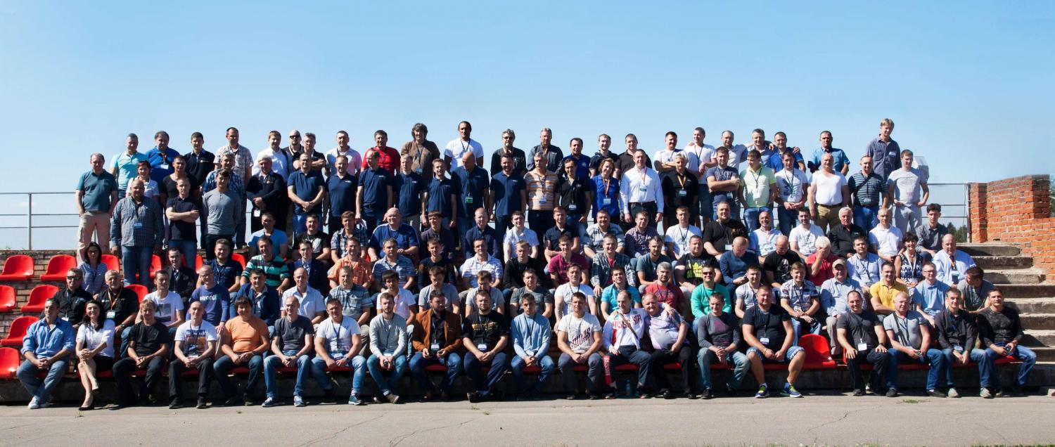 Moskova'daki AutoTransTech 2015 seminerinin katılımcıları